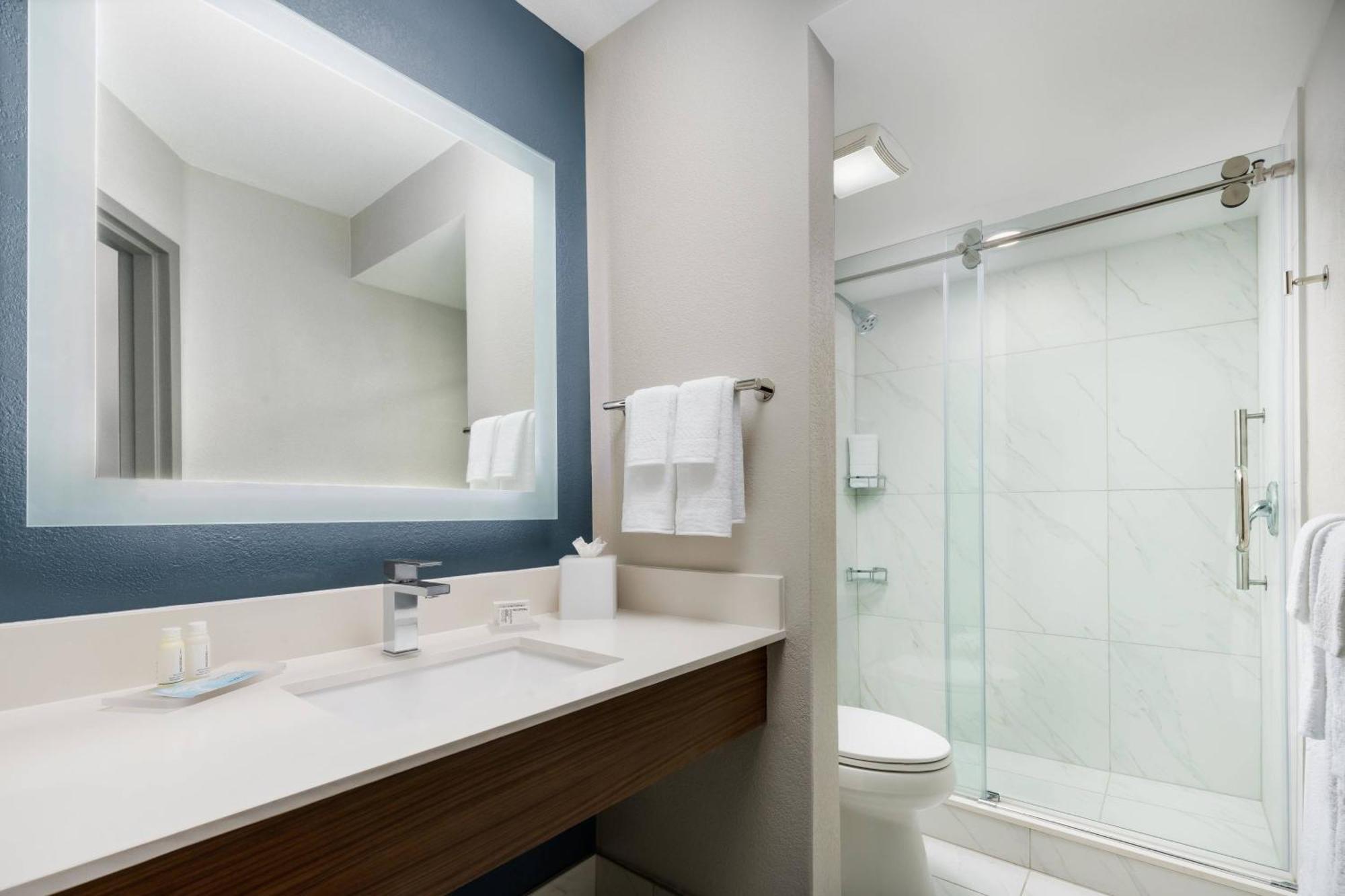 Hotel Courtyard By Marriott Orlando Buena Vista At Vista Centre 3*