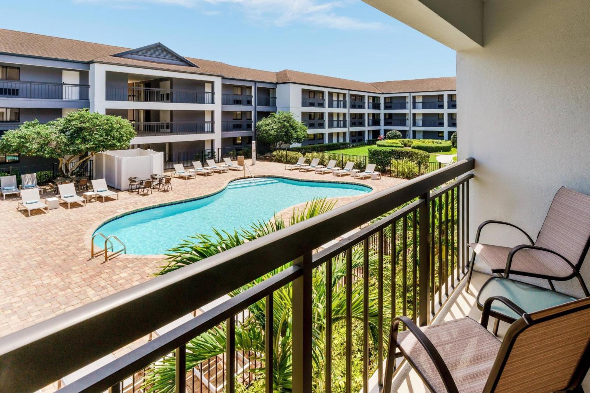 Hotel Courtyard By Marriott Orlando Buena Vista At Vista Centre 3*