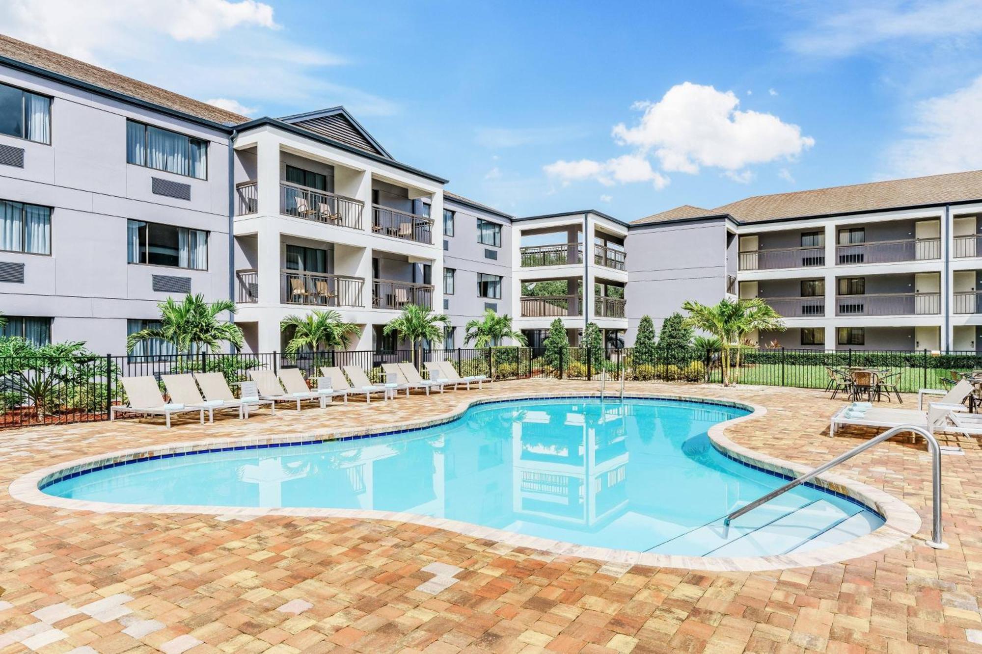 Courtyard By Marriott Orlando Buena Vista At Vista Centre Lake Buena Vista